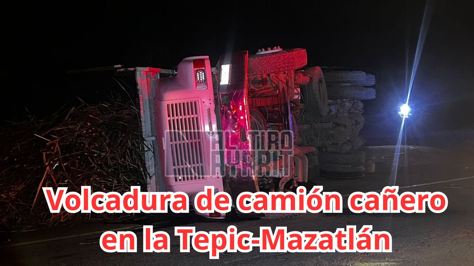 Volcadura de camión cañero en la Tepic-Mazatlán