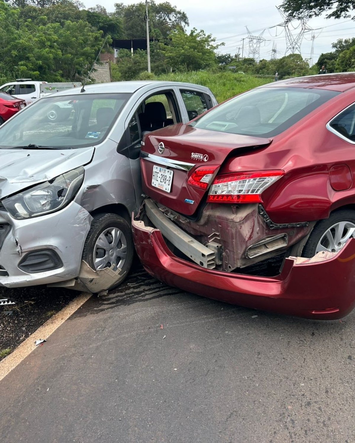 TAXI HABRÍA INVADIDO CARRIL CONTRARIO Y PROVOCADO ACCIDENTE EN LA TEPIC–MAZATLÁN
